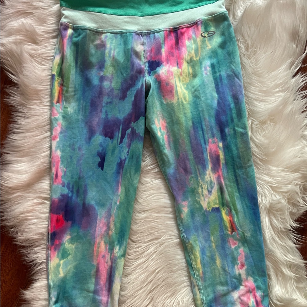 Champion workout leggings! Girls size 10-12 fits an adult size xs/s.